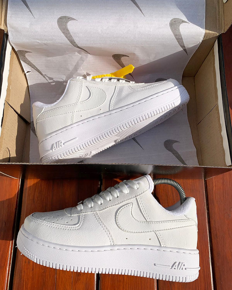 Nike Air Force AF1 (2 cores disponíveis)