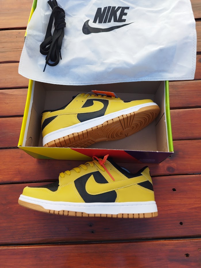 Nike Dunk Low Premium